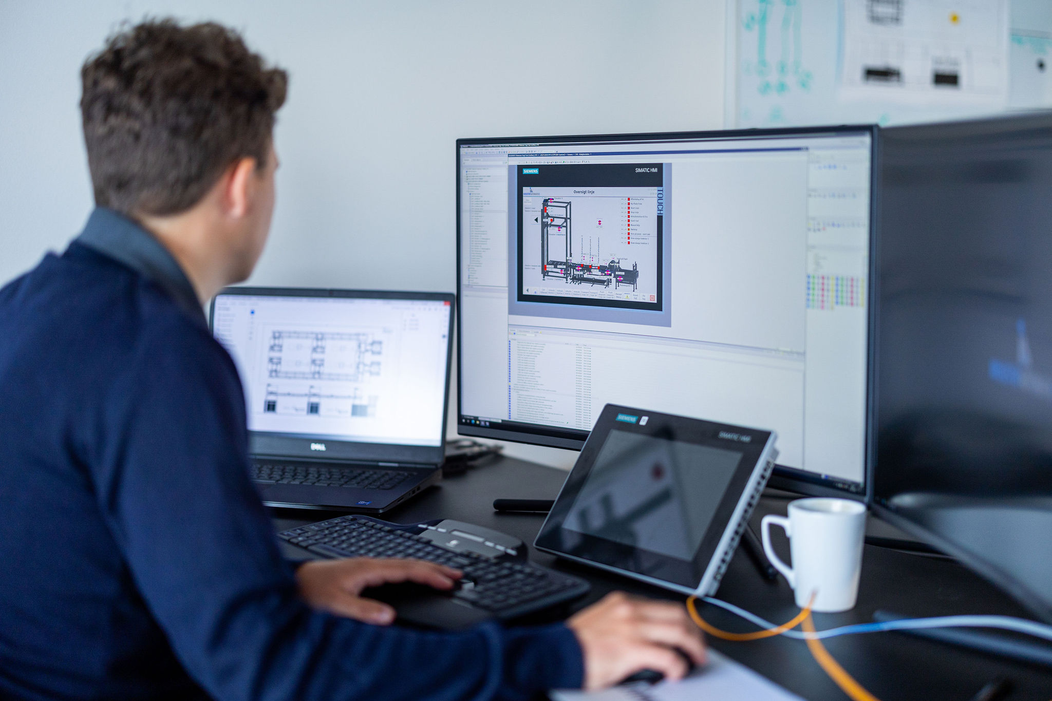 Industri-Automatik A/S logo